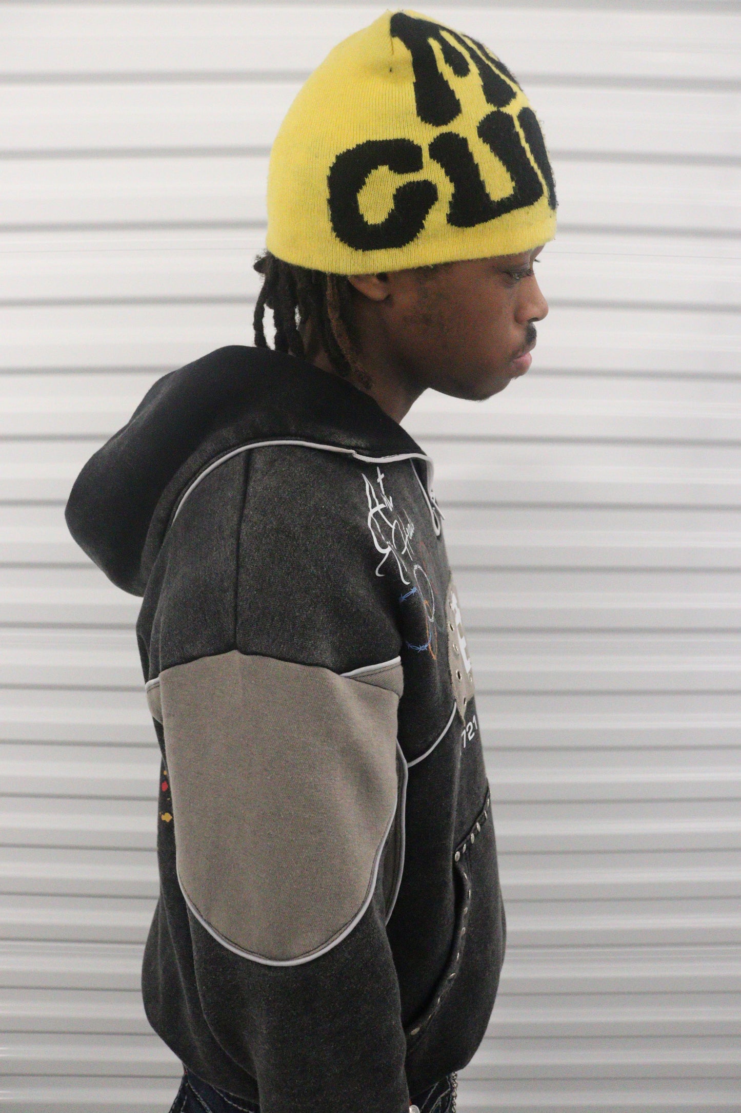“ART HEALS” HOODIE